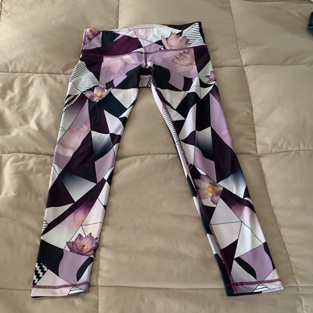 Noli Womens Leggings in Purple and Black Geometric Floral​​​